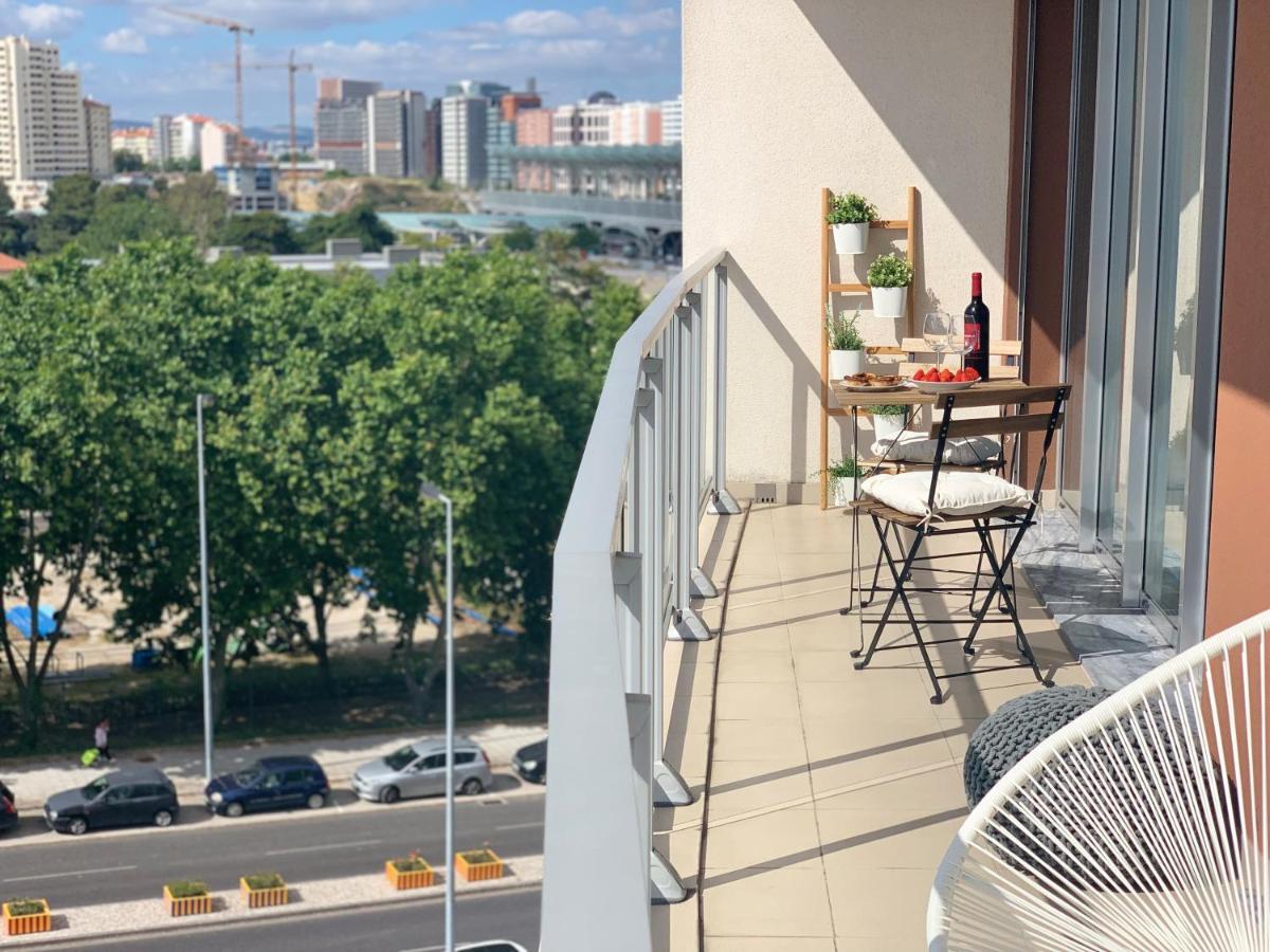 Charming Apartment With Balcony & Pool 리스본 외부 사진